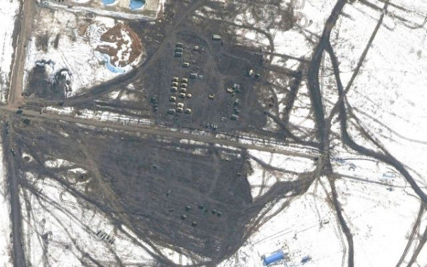 Ουκρανία: Δορυφορικές εικόνες δείχνουν νέα ανάπτυξη ρωσικών τεθωρακισμένων και στρατευμάτων