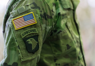 Πολωνία: Ομάδα αμερικάνικων στρατευμάτων στη χώρα για την ουκρανική κρίση