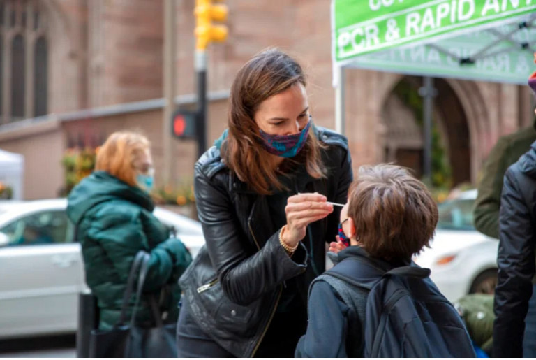 ΗΠΑ: Πάνω από 3.500.000 κρούσματα κοροναϊού σε παιδιά καταγράφηκαν τον Ιανουάριο