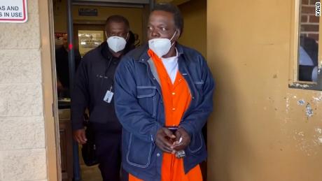 ΗΠΑ: Έμεινε 44 χρόνια στη φυλακή για βιασμό που δεν διέπραξε – Τα στοιχεία που τον αθώωσαν