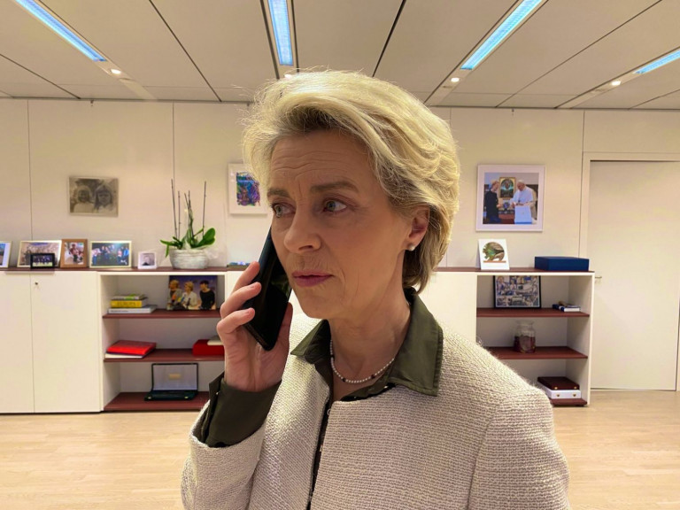 Φον ντερ Λάιεν: Τηλεφωνική επικοινωνία με Ζελένσκι μετά το πακέτο κυρώσεων της ΕΕ στη Ρωσία