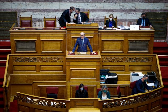 ΕΦΚΑ: Στα χαρακώματα Χατζηδάκης και αντιπολίτευση