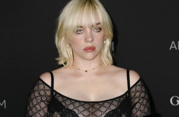 Billie Eilish: Άλλαξε το λουκ της και έγινε αγνώριστη