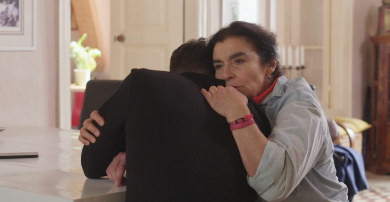 Η Γη της Ελιάς: Ο Θεοδόσης εγκαταλείπει ξανά την Μαργαρίτα και τον Αλέξη