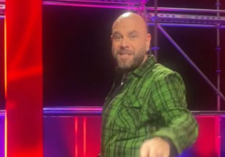 «Ερχόμαστε…»: Ο Μιχάλης Κουινέλης μας καλωσορίζει στο X-Factor