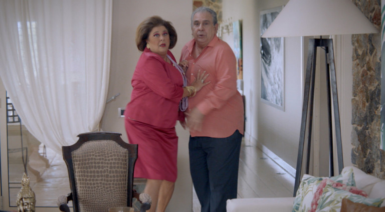 «Συμπέθεροι από τα Τίρανα»: «Ξερές» οι Κουδουναριώτισσες με τον Λόρδο…Μπουκουράν