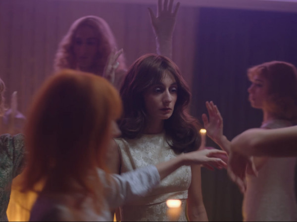 Σίλια Κατραλή: Μας προσκαλεί σε μια Εδέμ με χαμηλό ενοίκιο