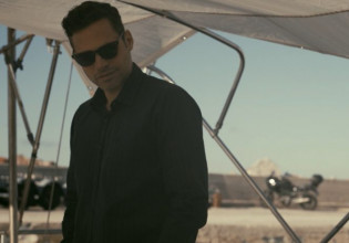 Σκοτεινή Θάλασσα: Ο Χρήστος ζητά από τον Κωστή να τον βοηθήσει στην έρευνα για την Άννα