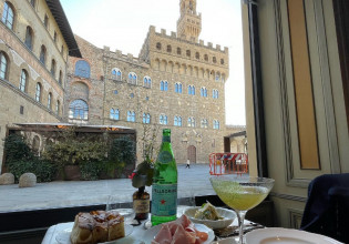 Gucci: Ένα γοητευτικό καφέ και κοκτέιλ μπαρ στην καρδιά της Φλωρεντίας