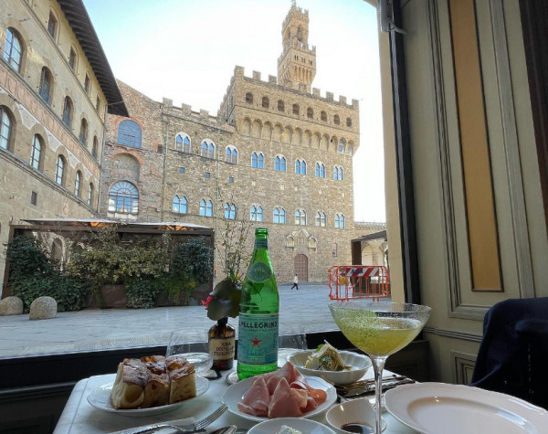 Gucci: Ένα γοητευτικό καφέ και κοκτέιλ μπαρ στην καρδιά της Φλωρεντίας