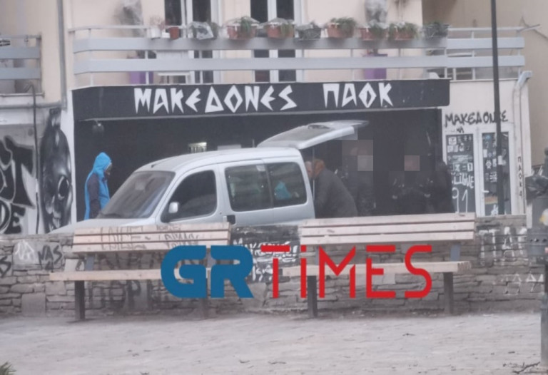 Δολοφονία Άλκη: Τα ευρήματα των Αρχών στον σύνδεσμο του ΠΑΟΚ – Μεταφέρονται για εξέταση