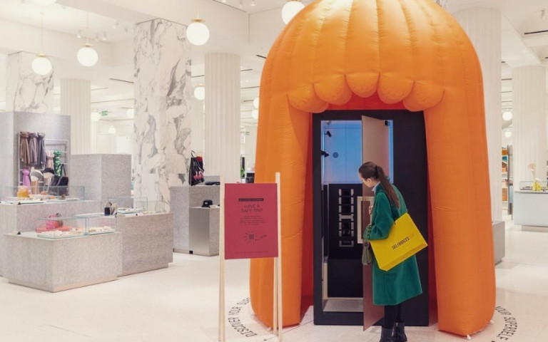 Selfridges: Το πολυκατάστημα προσφέρει «ψυχεδελικά ταξίδια» και σεξουαλική θεραπεία στους πελάτες του