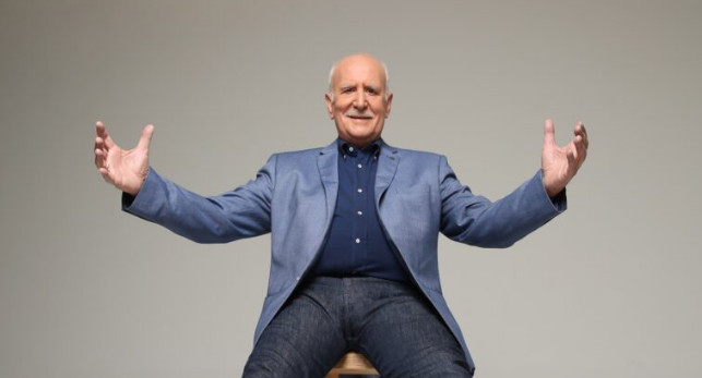 Γιώργος Παπαδάκης: «Εφηβικά» γενέθλια για τον παρουσιαστή