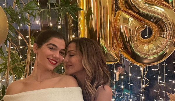 Μελίνα Νικολαΐδη: Γιόρτασε τα γενέθλια της αγκαλιά με την Δέσποινα Βανδή και τον Βασίλη Μπισμπίκη