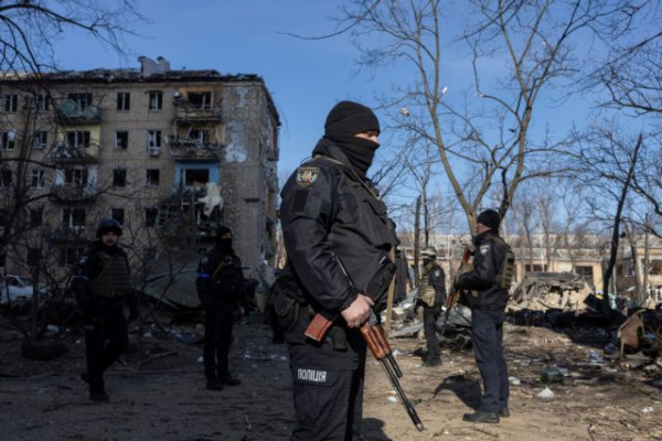 Πόλεμος στην Ουκρανία: Αποθήκες καυσίμων και αποθέματα τροφίμων στοχοποιούν οι Ρώσοι