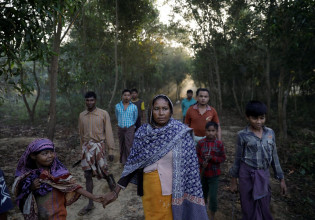 Facebook: Δέχεται διαφημίσεις που προτρέπουν σε βία κατά των Ροχίνγκια
