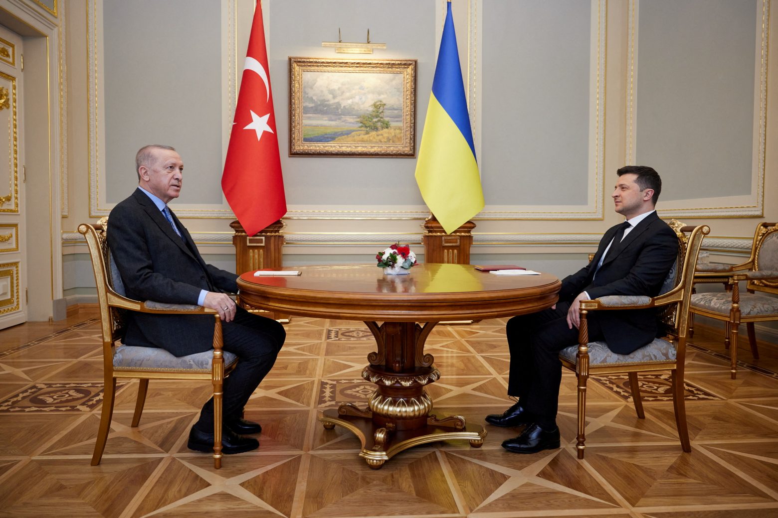Ουκρανία: ο πολιτικός υπολογισμός πίσω από τις «ασκήσεις ισορροπιών» της Τουρκίας