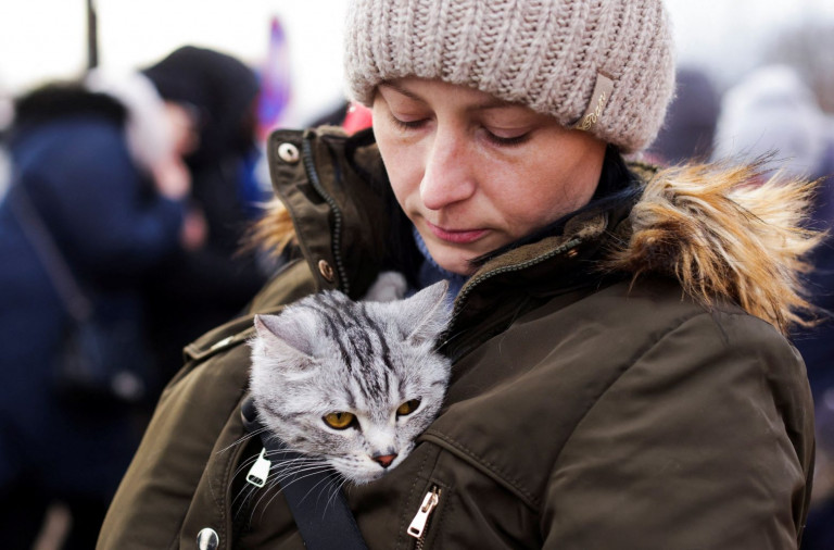 Πόλεμος στην Ουκρανία: Οι πολίτες αναζητούν ασφαλείς προορισμούς μαζί με τα κατοικίδιά τους