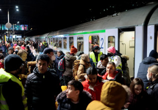 Κοροναϊός: «Τοξικός» συνδυασμός οι μαζικές μετακινήσεις πληθυσμών και οι ελλείψεις από τον πόλεμο