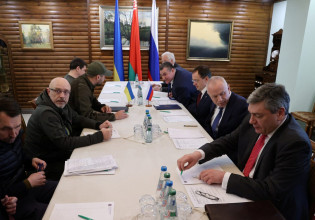 Πόλεμος στην Ουκρανία: Η Μόσχα ελπίζει ότι το Κίεβο θα ακούσει τα αιτήματα της Ρωσίας