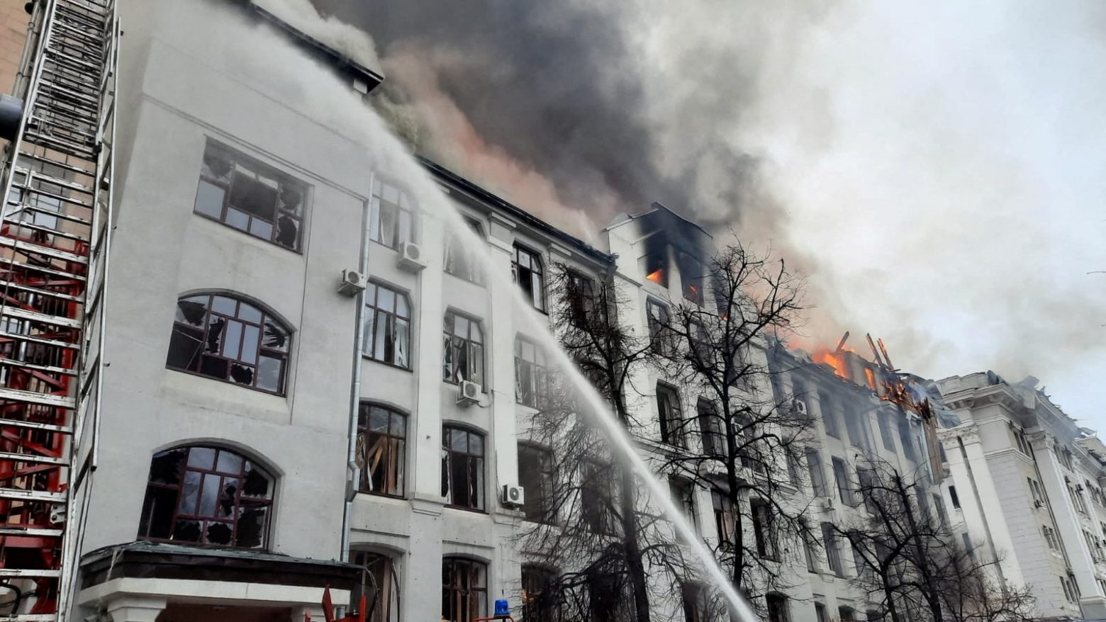 Ουκρανία: Μαίνεται για 9η μέρα ο πόλεμος - Βομβαρδισμοί σε Κίεβο, Χάρκοβο, Μαριούπολη, αυξάνονται οι νεκροί άμαχοι