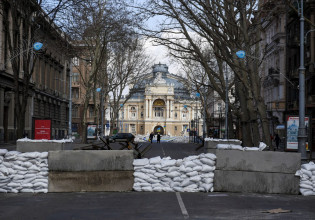 Ετερόκλητοι εθελοντές μισθοφόροι καταφτάνουν στην Ουκρανία