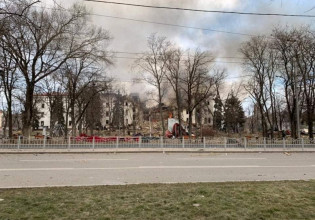 Ουκρανία: Στο θέατρο της Μαριούπολης είχαν καταφύγει «πάνω από χίλιοι» άνθρωποι