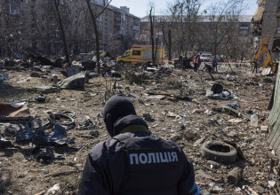 Ουκρανία: Τουλάχιστον 816 άμαχοι νεκροί σύμφωνα με τον ΟΗΕ – Τι υποστηρίζουν οι ουκρανικές Αρχές