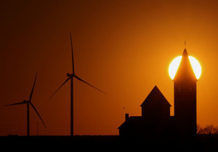 ΑΠΕ: Ήλιος και άνεμος προσφέρουν το 10% της ηλεκτρικής ενέργειας παγκοσμίως