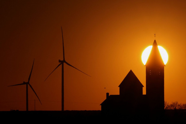 ΑΠΕ: Ήλιος και άνεμος προσφέρουν το 10% της ηλεκτρικής ενέργειας παγκοσμίως