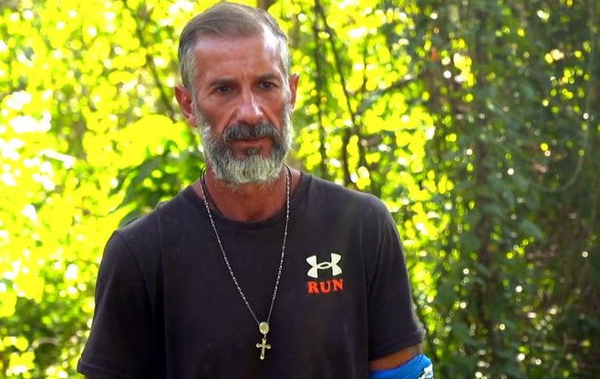 Survivor: O Καραγκούνιας ξεσκεπάζει τον Μαρτίκα – «Τον γλείφει από το πρωί μέχρι το βράδυ»
