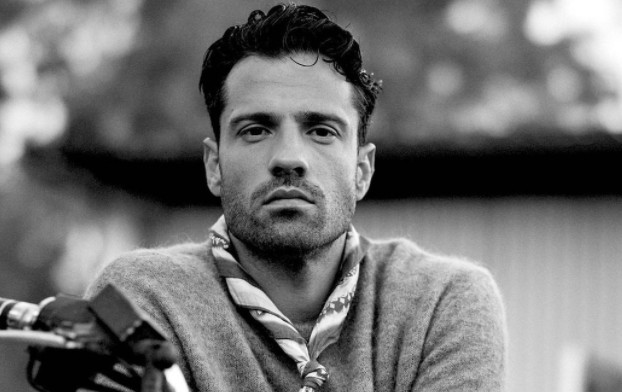 Κωνσταντίνος Αργυρός: Άνδρας παρίστανε στο Tinder τον τραγουδιστή και εξαπάτησε κοπέλα