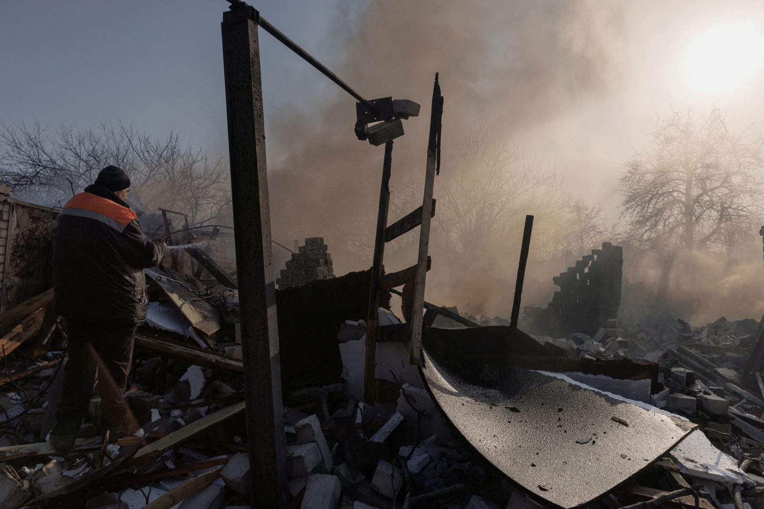 Ουκρανία: Τέσσερις νεκροί από ρωσικό βομβαρδισμό κλινικής που λειτουργούσε ως κέντρο παροχής ανθρωπιστικής βοήθειας