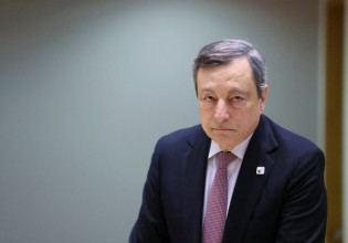 Ντράγκι: «Επιζητούμε την ειρήνη, θα έχω και εγώ συνομιλία με τον Πούτιν»