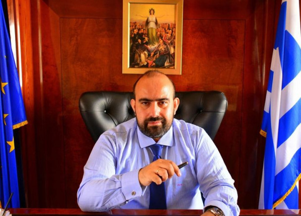 Κύθηρα: Ο Δήμαρχος γνωρίζει ανθρώπους που κυκλοφορούν ελεύθερα αν και θετικοί στον κοροναϊό