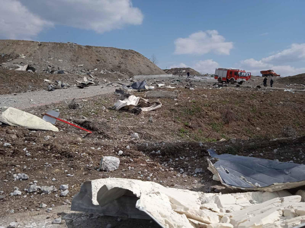 Έκρηξη στα Γρεβενά: «Για εμάς είναι αγνοούμενοι» λέει θείος ενός από τους τρεις εργαζόμενους – Από τύχη δεν βρισκόταν στο σημείο άλλοι δύο