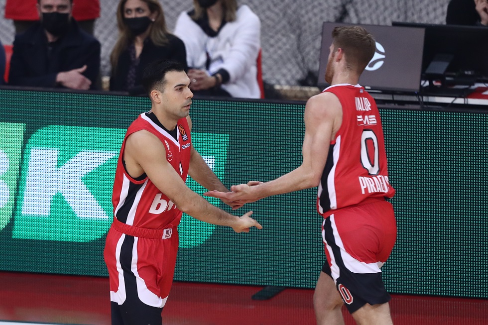 Ισοπεδωτικός Ολυμπιακός στο πρώτο ημίχρονο, 58-33 τον Παναθηναϊκό!