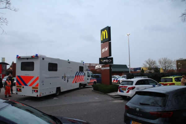 Ολλανδία: Πυροβολισμοί μέσα σε εστιατόριο McDonald’s – Δύο νεκροί