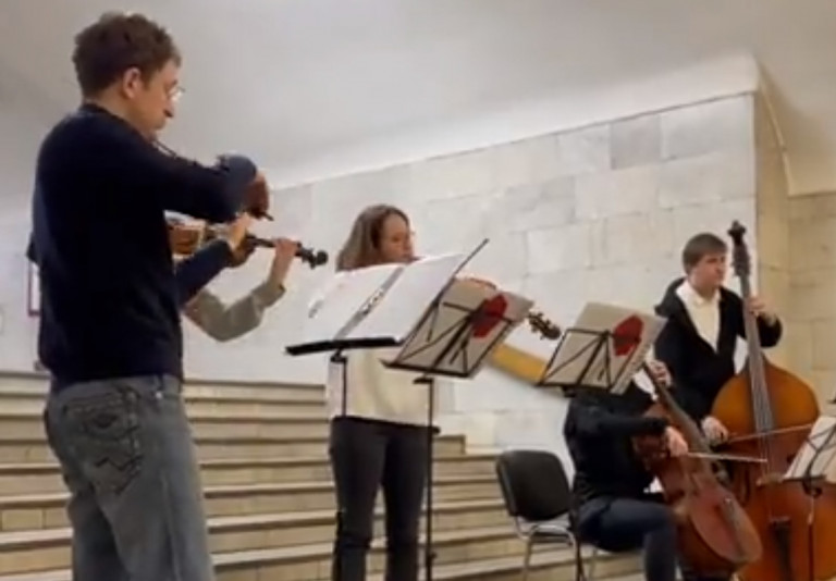 Πόλεμος στην Ουκρανία: Διεθνές φεστιβάλ κλασικής μουσικής στο μετρό του Χάρκοβο