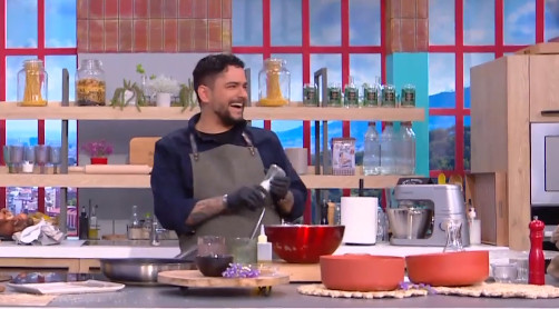 Τίμος Ζαχαράτος : Φτιάχνει λαχταριστές σφακιανές πίτες