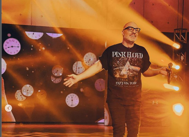 Νίκος Μουτσινάς: Η πρώτη του δήλωση μετά την αλλαγή ώρας της εκπομπής του