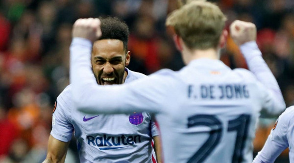 Πρόκριση με ανατροπή για την Μπαρτσελόνα στην Πόλη, στους «8» και οι Αταλάντα, Ρέιντζερς, Μπράγκα