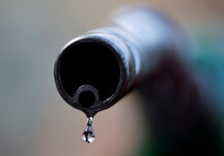 Βρετανία: Εμπάργκο στο ρωσικό πετρέλαιο μέχρι το τέλος του 2022