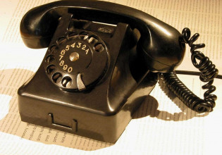 «Στον επόμενο τόνο η ώρα θα είναι…» – Το τραγικό τέλος της βελούδινης φωνής του θρυλικού 141