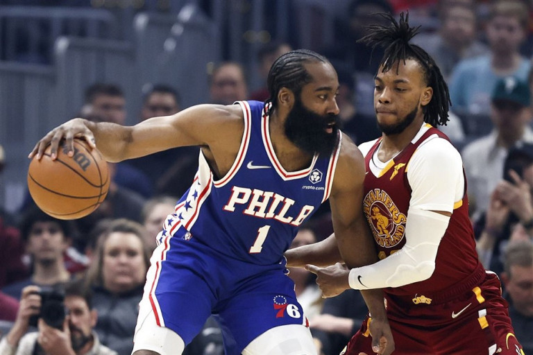 NBA: Άλωσαν το Κλίβελαντ οι Σίξερς, νίκη ανάσα για τους Χόρνετς