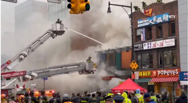 ΗΠΑ: Μεγάλη φωτιά σε εμπορικό κέντρο της Νέας Υόρκης