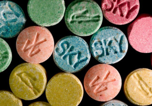 Κοροναϊός: Τα lockdown έφεραν πτώση της χρήσης ecstasy στην Ευρώπη