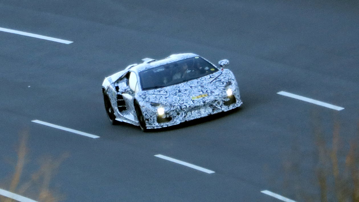 Ο διάδοχος της Lamborghini Aventador σε θέση μάχης