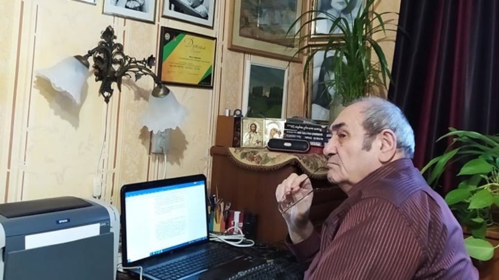 Πόλεμος στην Ουκρανία: Ο Ουκρανός συγγραφέας ελληνικής καταγωγής Ιβάν Αβράμοφ μιλά από το πολιορκημένο Κίεβο