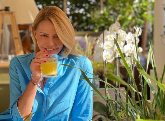 Τζένη Μπαλατσινού: Σπάνια εξομολόγηση για τις κόρες της – «Σκέφτομαι πότε θα γίνω γιαγιά»